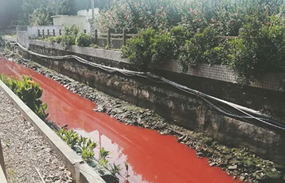 施工致河涌变“红河”，广州强化涉水污染暗查